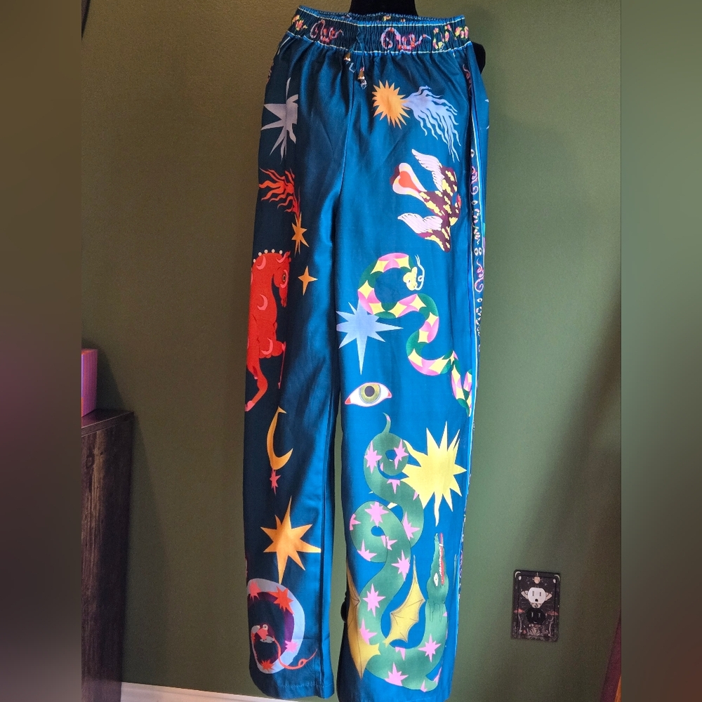 Knock off pants with pockets